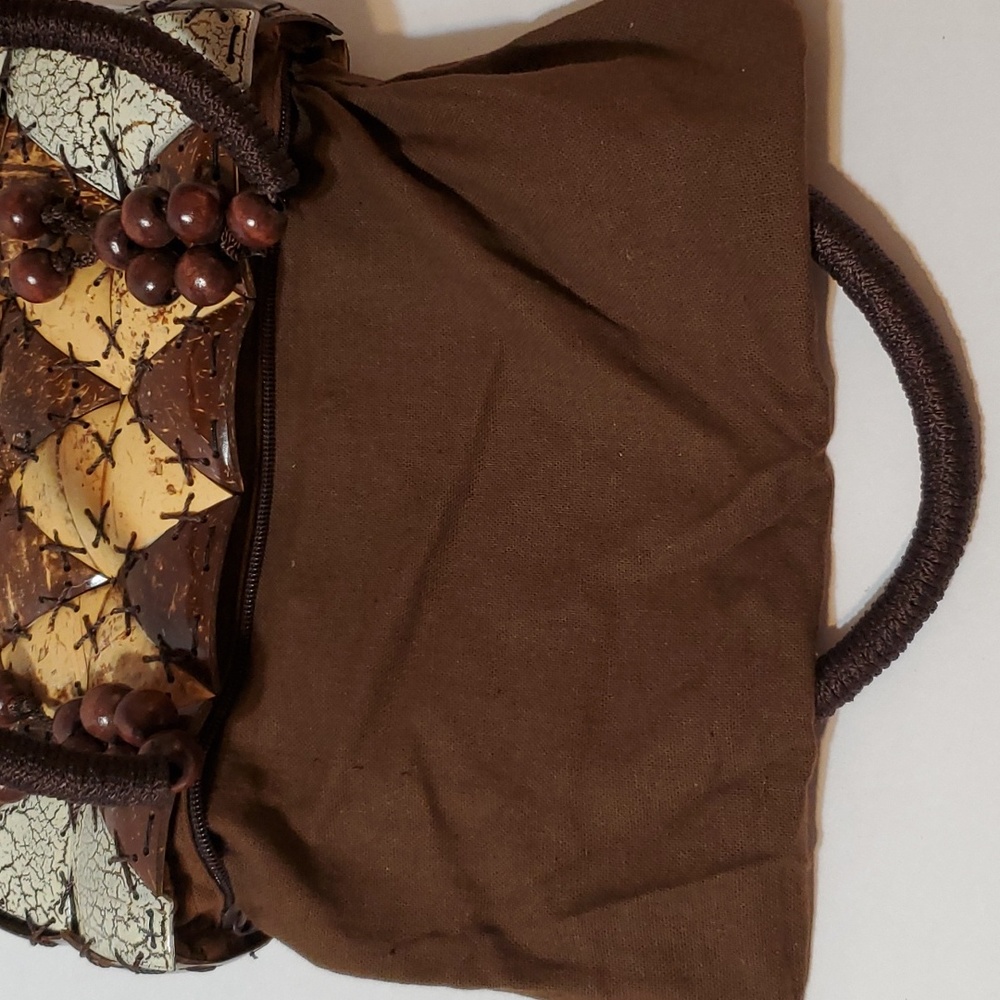 Handcrafted Coconut Shell Handbag - Picture 9 of 14